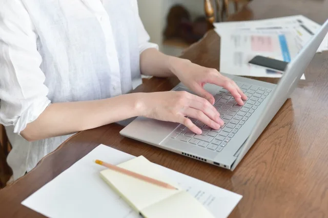 介護事務通信講座おすすめ3選比較！費用・期間・就職サポート徹底解説